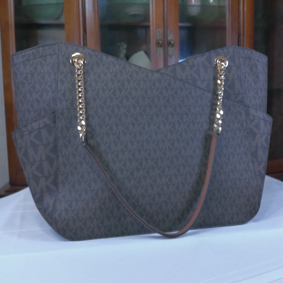 LKNW Michael Kors Signature Lg Chain Shoulder Bag GoldTone Accents(No Call Outs) - Picture 3 of 16